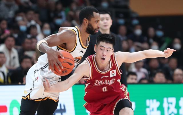 mk体育官网-弗格28分莫兰德5记封盖 比外援辽宁同样完胜浙江